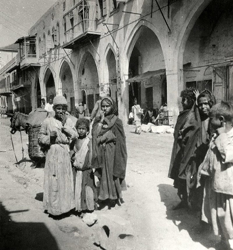 Strassenszene mit Kindern in Jaffa